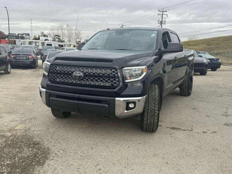 Toyota Tundra 2018* SR5* CREWMAX* 5.7L V8, снимка 3 - Автомобили и джипове - 52576415