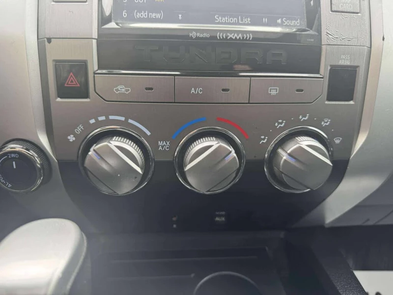 Toyota Tundra 2018* SR5* CREWMAX* 5.7L V8, снимка 13 - Автомобили и джипове - 52576415