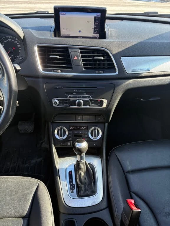 Audi Q3 3.0T* Progressiv* АвтоКредит* (ЦЕНА ДО БГ), снимка 11 - Автомобили и джипове - 54178157