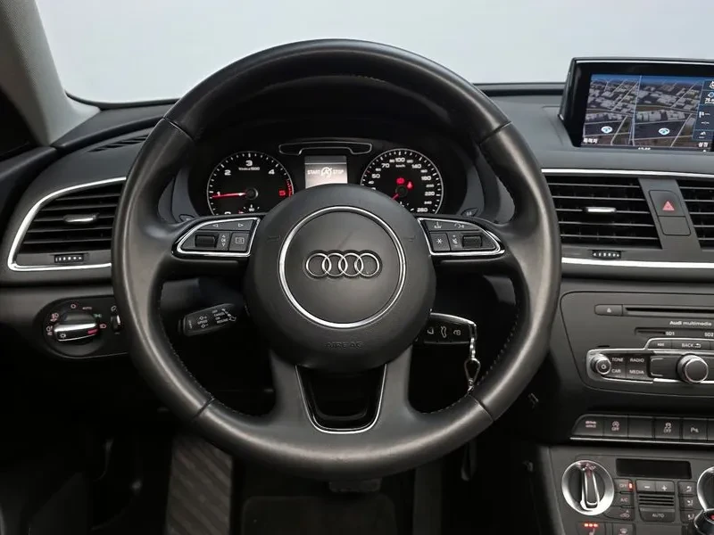 Audi Q3 2.0 TDI Quattro, снимка 13 - Автомобили и джипове - 55128636
