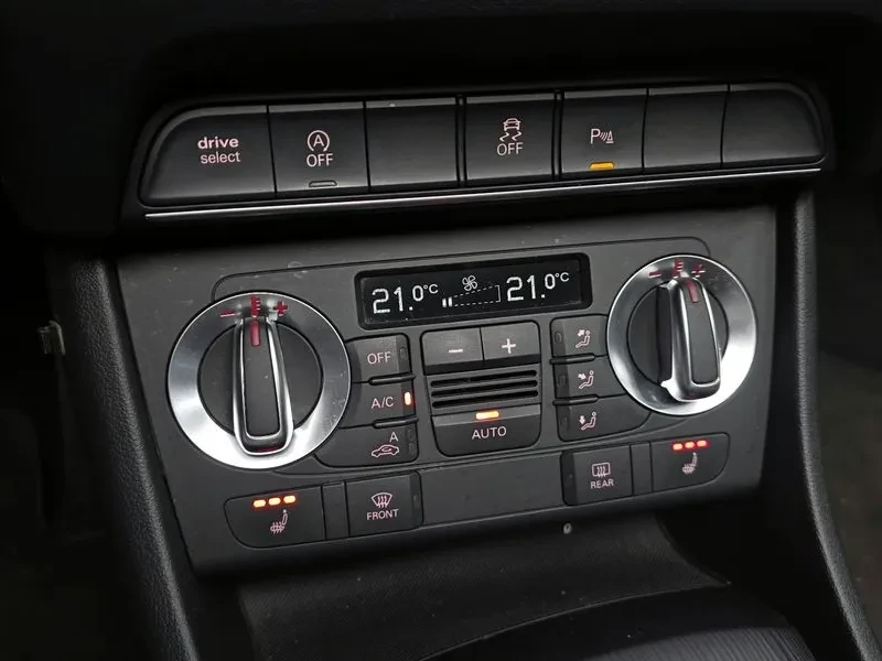 Audi Q3 2.0 TDI Quattro, снимка 16 - Автомобили и джипове - 55128636
