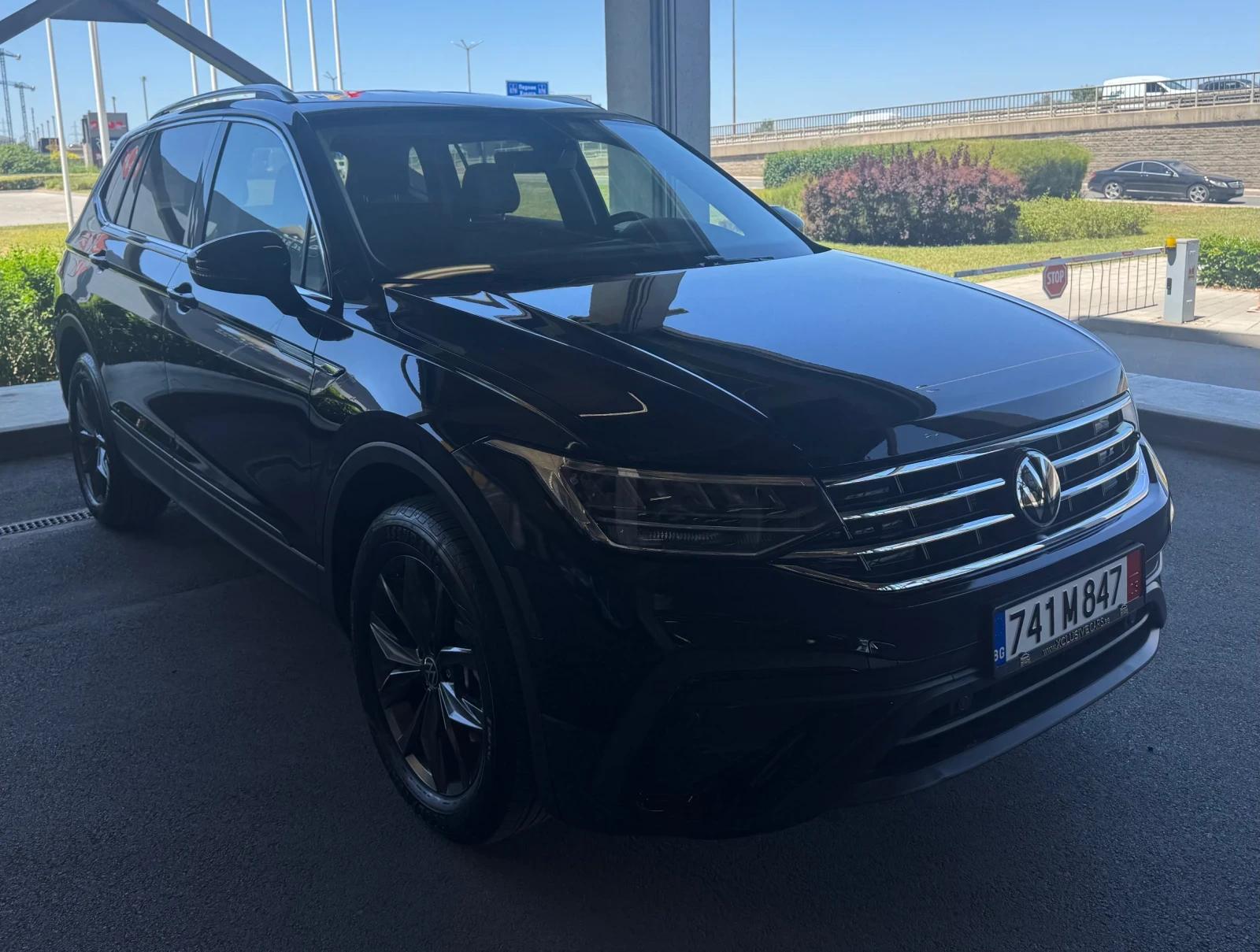 VW Tiguan 4MOTION WAGON/SPORT UTILITY 2.0L I4 - Наличен - изображение 3