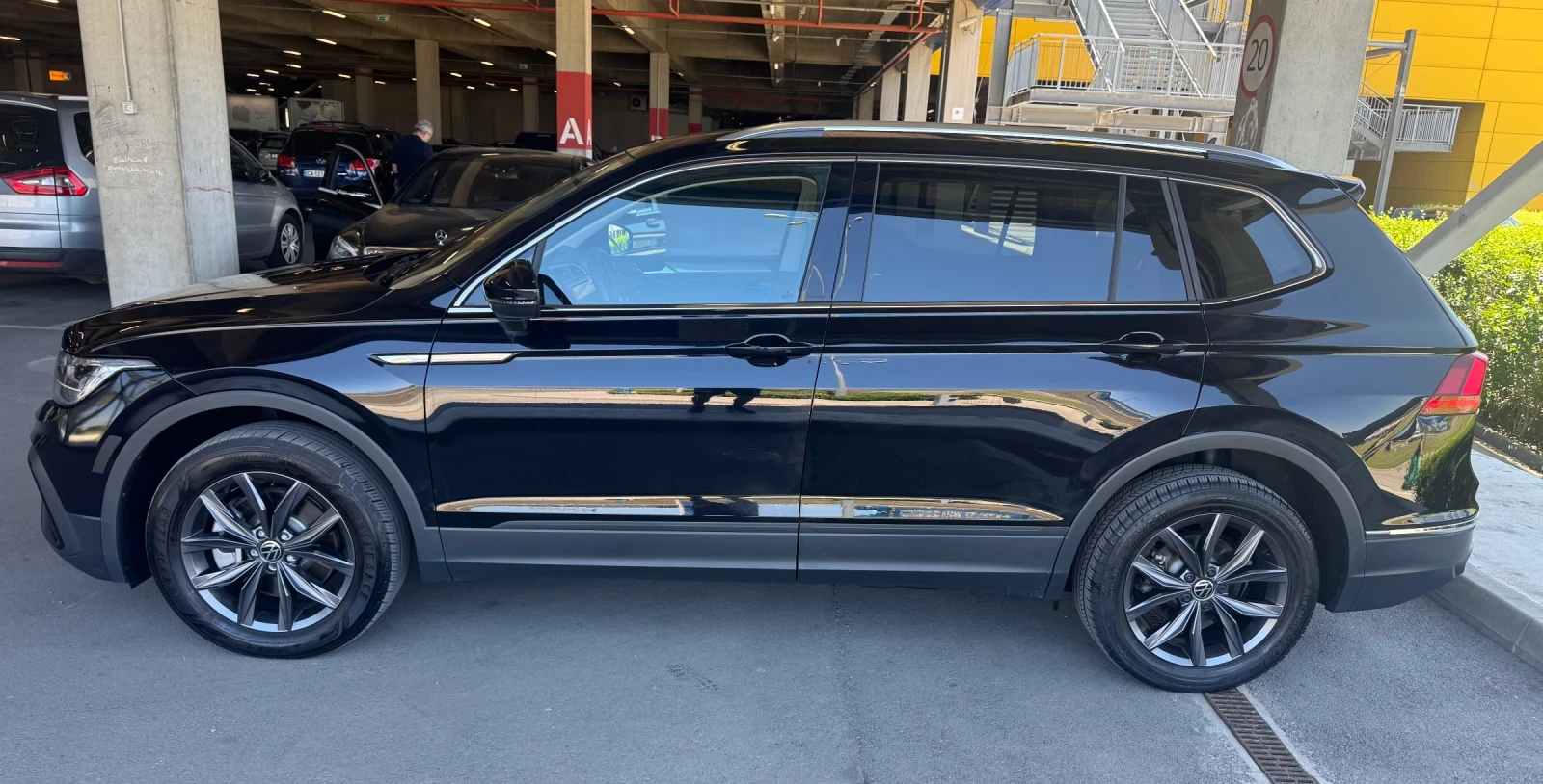 VW Tiguan 4MOTION WAGON/SPORT UTILITY 2.0L I4 - Наличен - изображение 4
