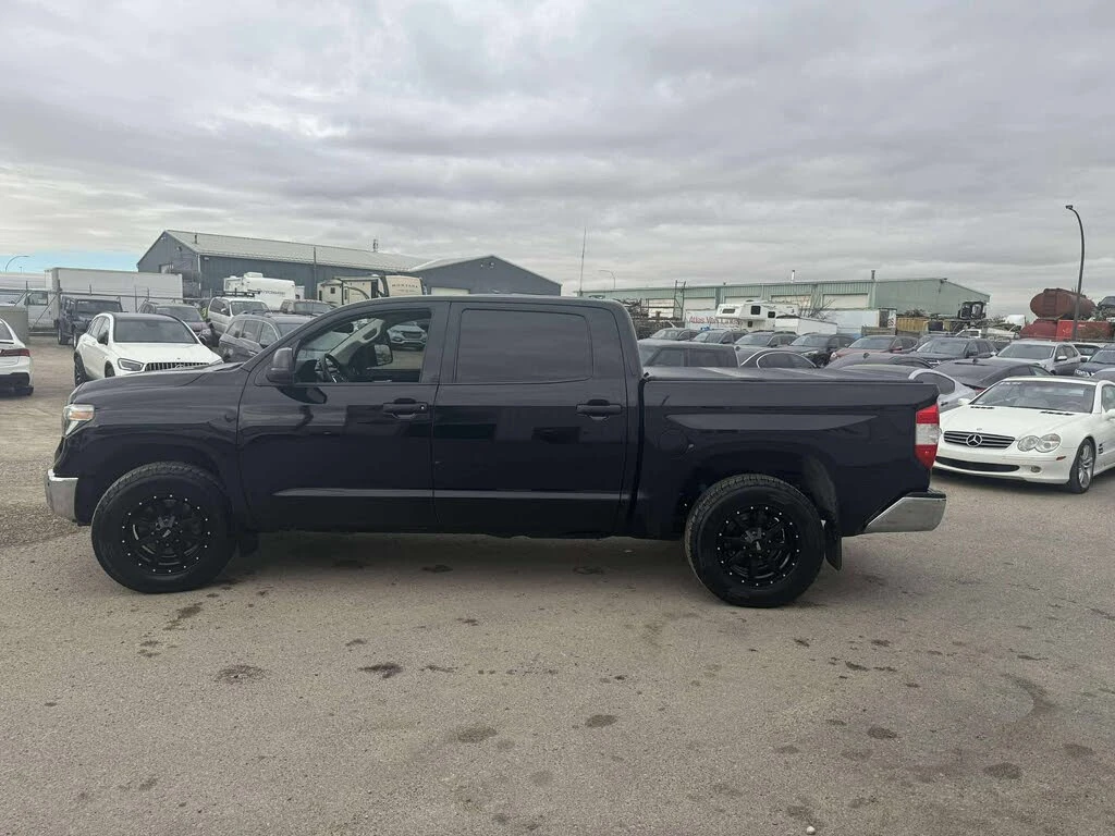 Toyota Tundra 2018* SR5* CREWMAX* 5.7L V8 - изображение 8