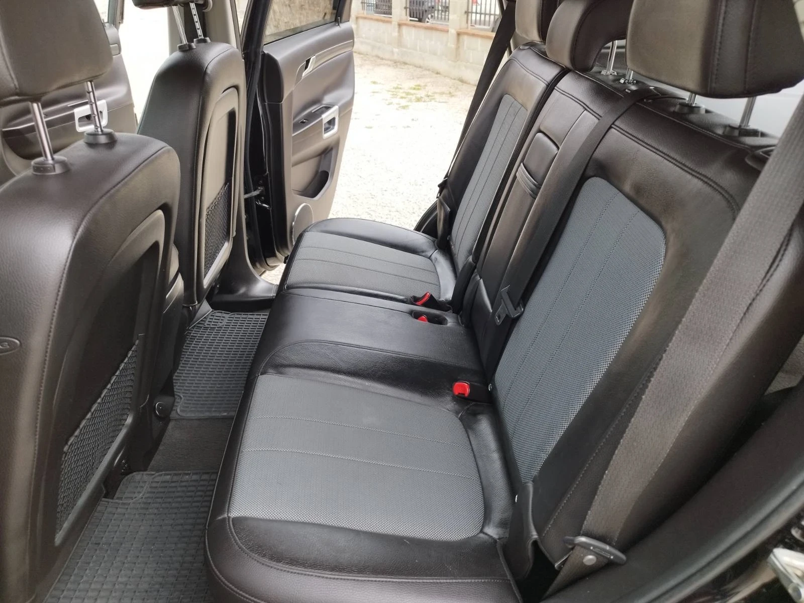 Opel Antara 2.2 CDTI 4x4 121000km, снимка 11 - Автомобили и джипове - 54458642
