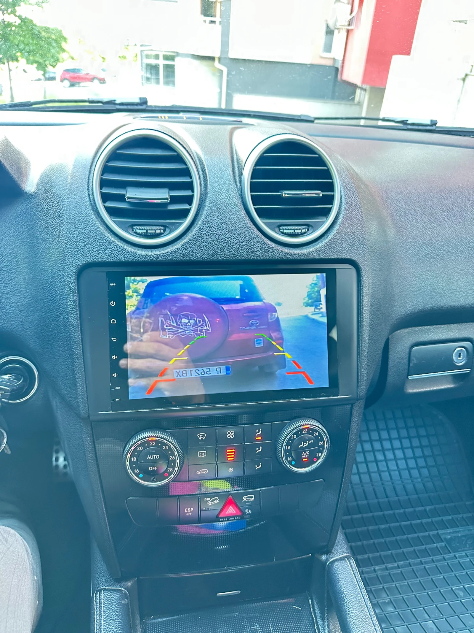 Mercedes-Benz ML 320, снимка 8 - Автомобили и джипове - 54988537