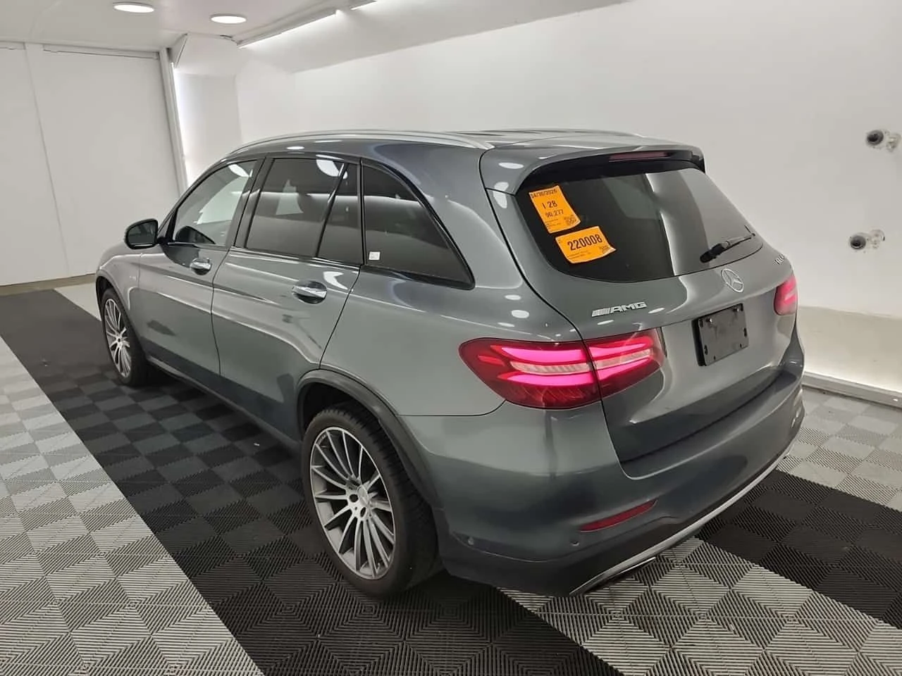Mercedes-Benz GLC 43 AMG АВТОКРЕДИТ | BURMESTER | 360 | DISTRONIC | PANO, снимка 4 - Автомобили и джипове - 55338636