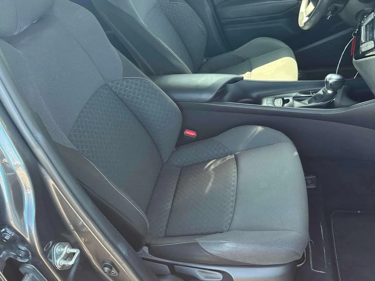 Toyota C-HR * FWD * CARFAX * БЕЗ ПЪРВОНАЧАЛНА ВНОСКА, снимка 12 - Автомобили и джипове - 55754363