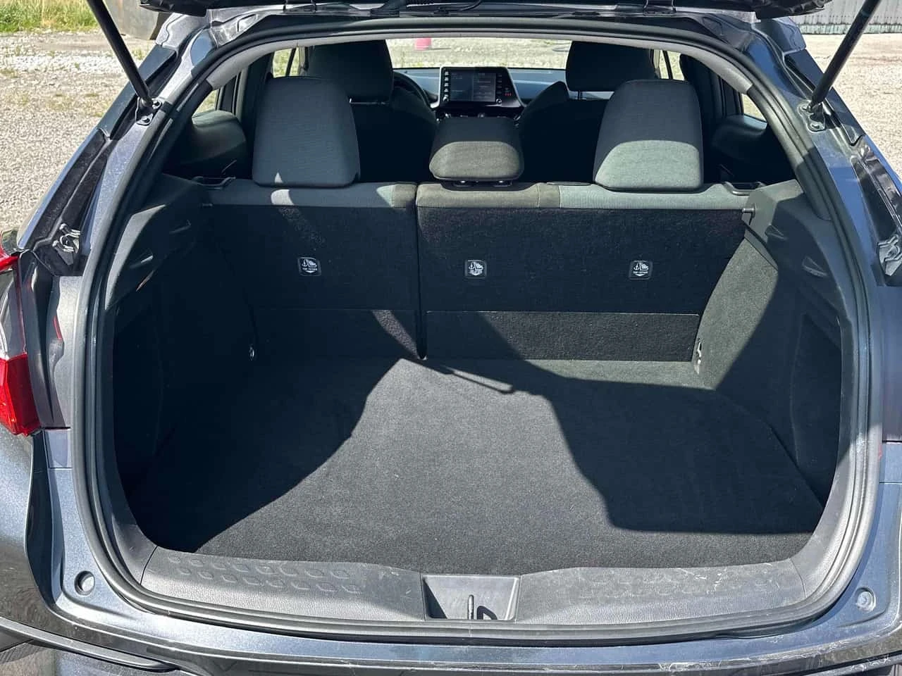 Toyota C-HR * FWD * CARFAX * БЕЗ ПЪРВОНАЧАЛНА ВНОСКА, снимка 11 - Автомобили и джипове - 55754363