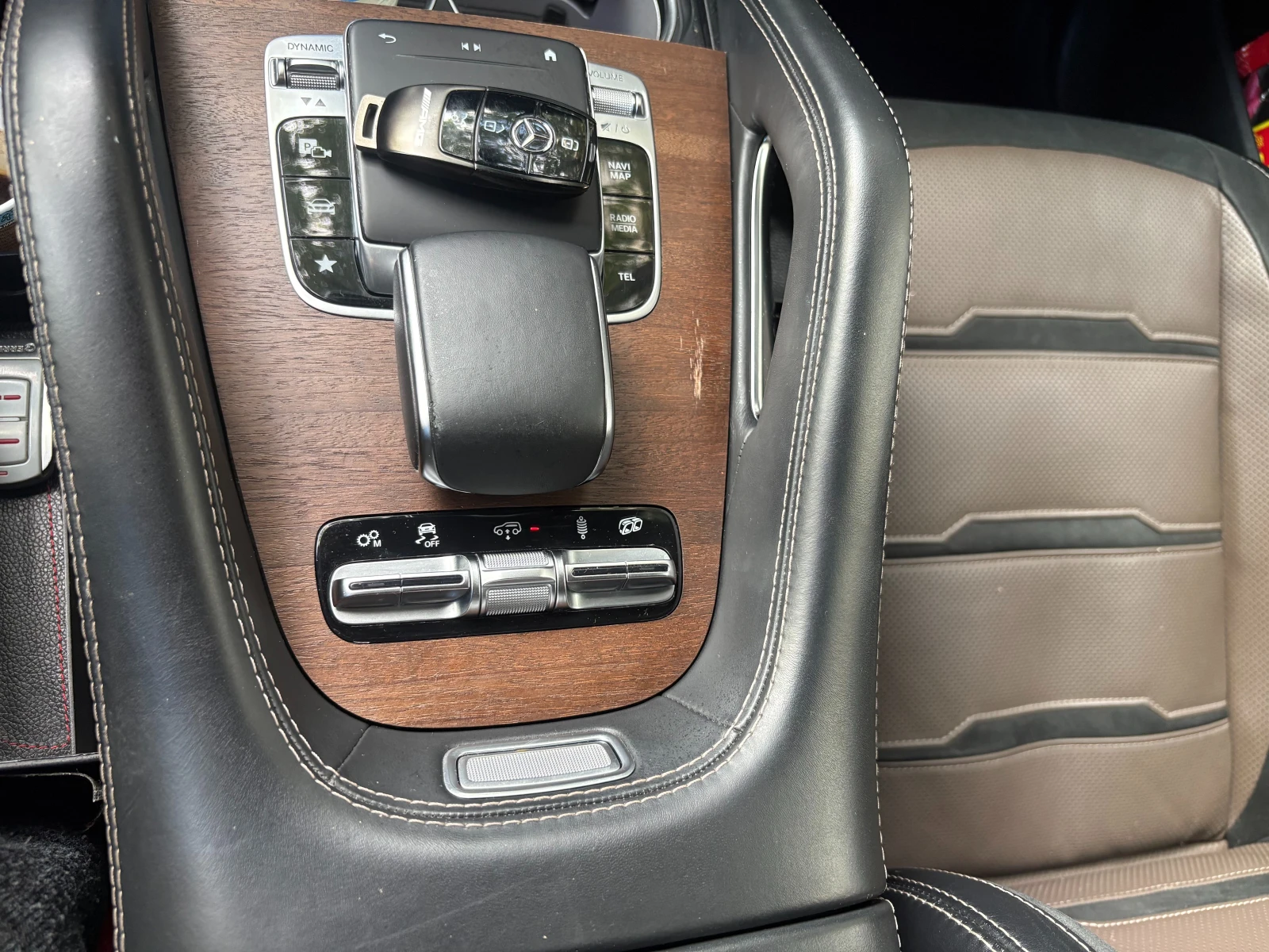 Mercedes-Benz GLE 53 4MATIC AMG, снимка 11 - Автомобили и джипове - 56213121