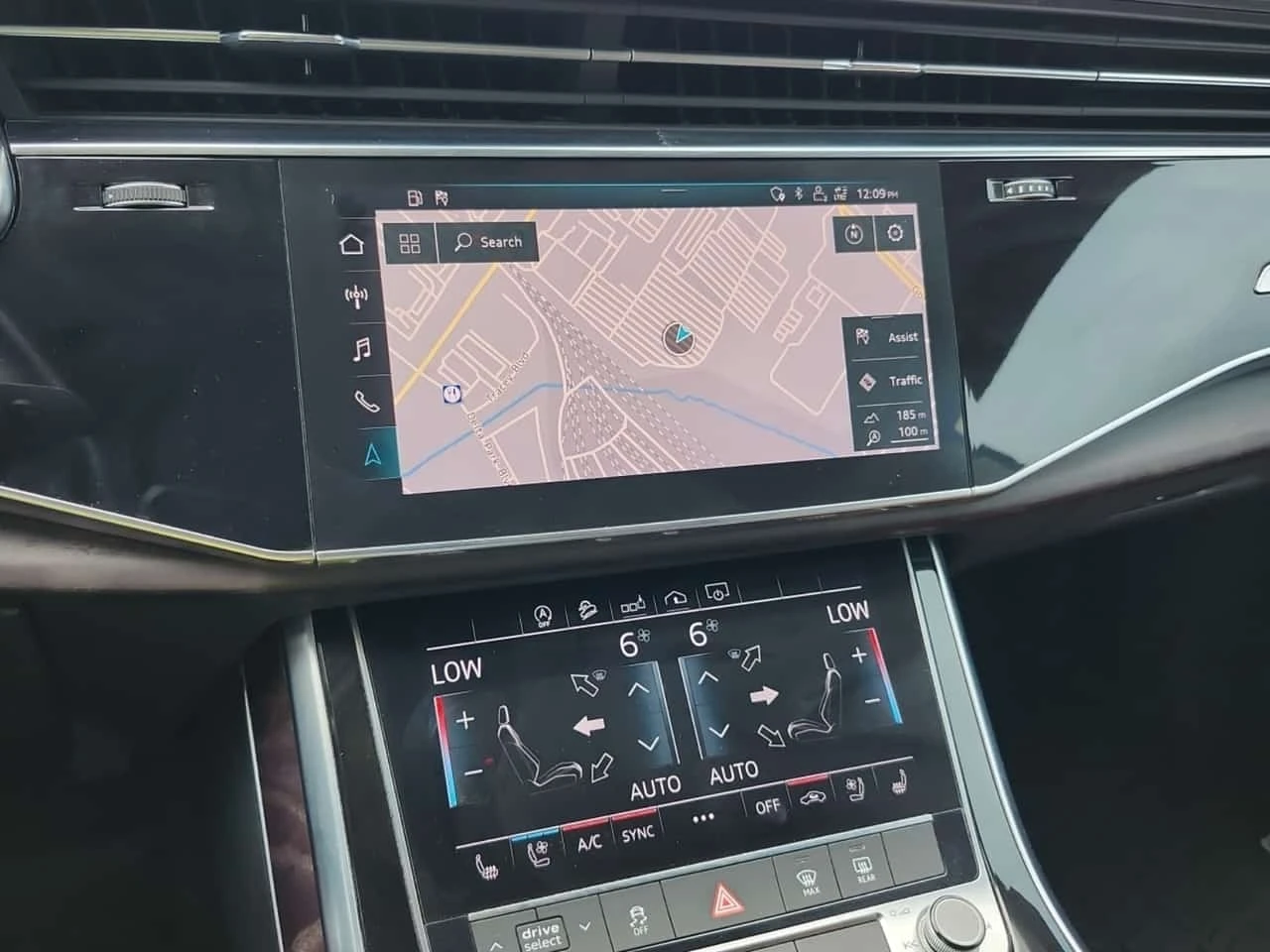 Audi Q8 * PROGRESSIV * CARFAX * БЕЗ ПЪРВОНАЧАЛНА ВНОСКА, снимка 11 - Автомобили и джипове - 56277516
