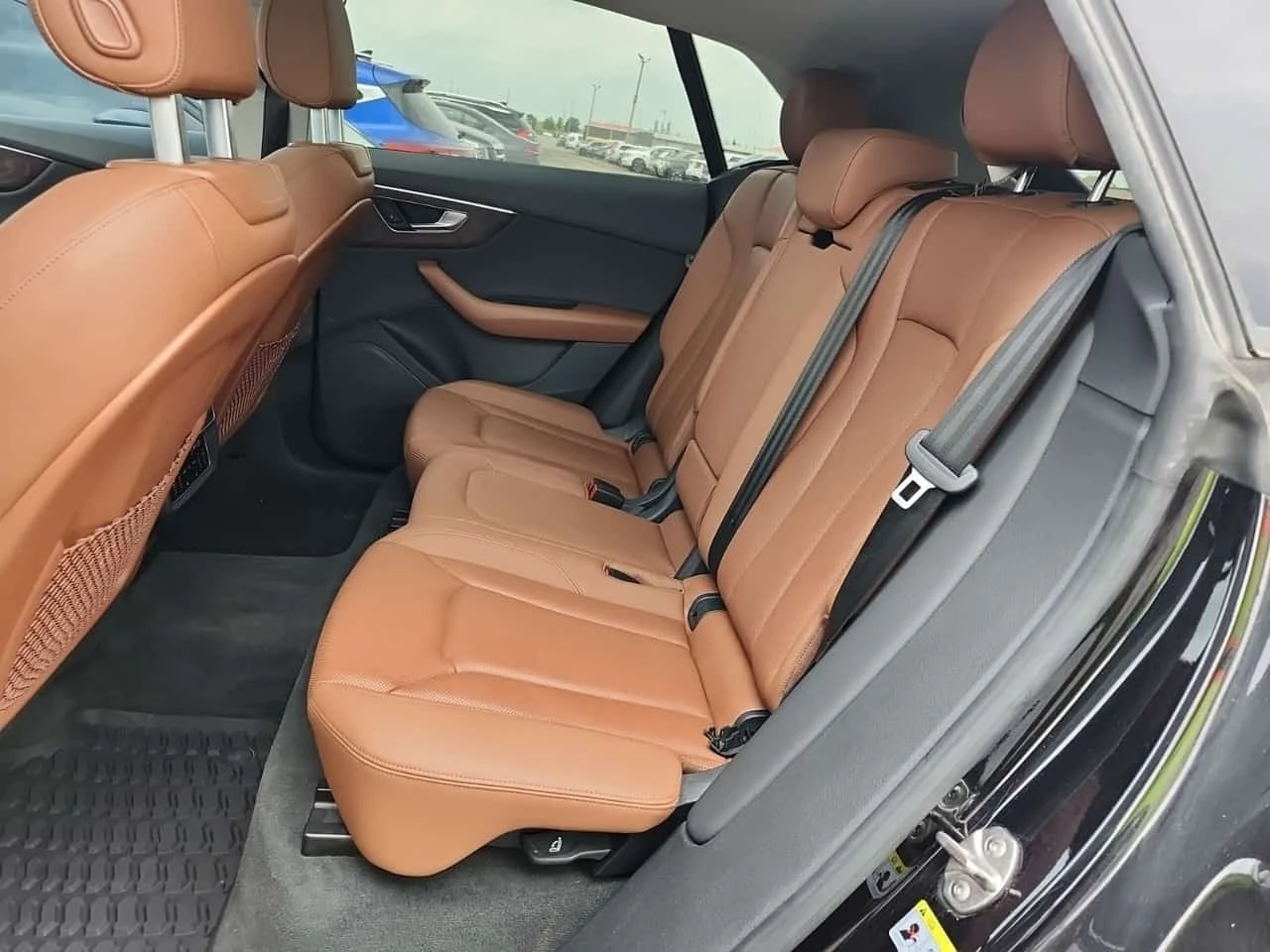 Audi Q8 * PROGRESSIV * CARFAX * БЕЗ ПЪРВОНАЧАЛНА ВНОСКА, снимка 12 - Автомобили и джипове - 56277516