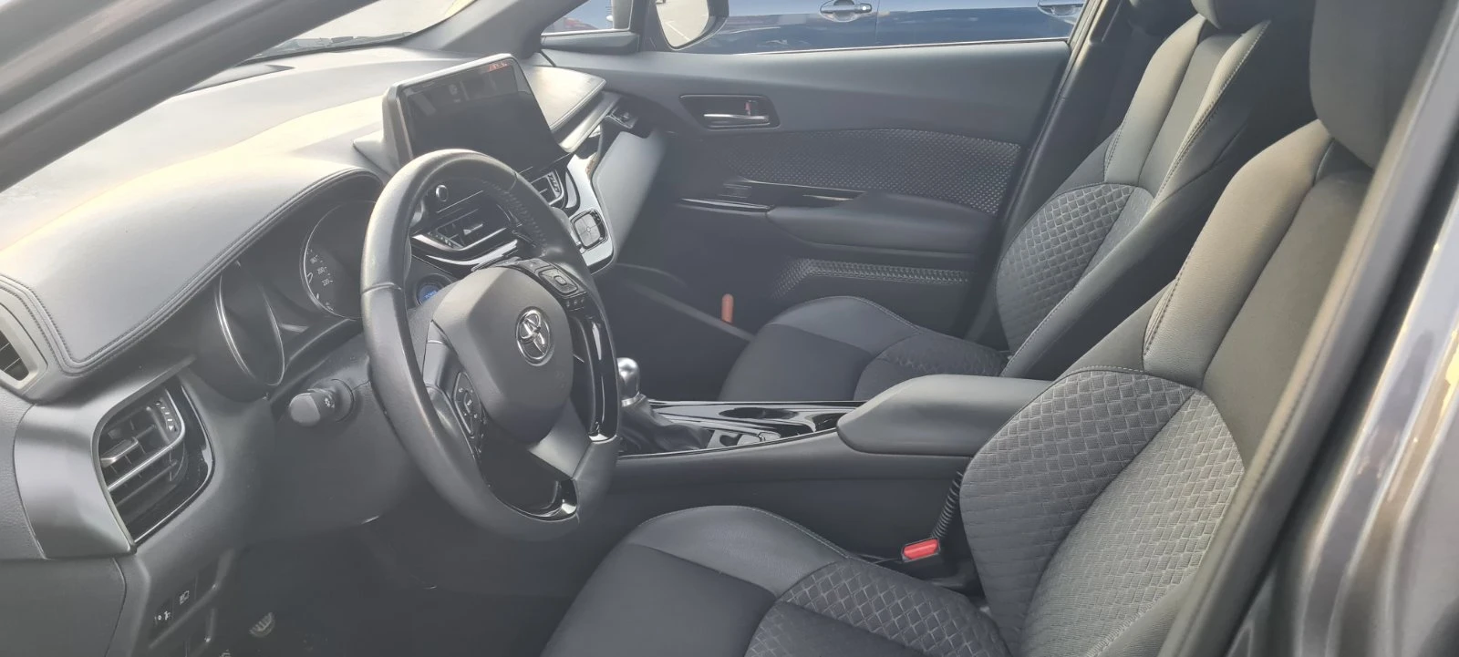 Toyota C-HR, снимка 5 - Автомобили и джипове - 56439297