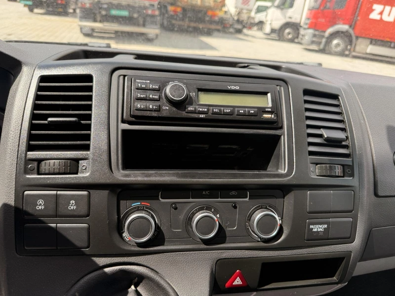 VW Transporter T6 - товоропътнически - 6 местен, снимка 9 - Бусове и автобуси - 50176376