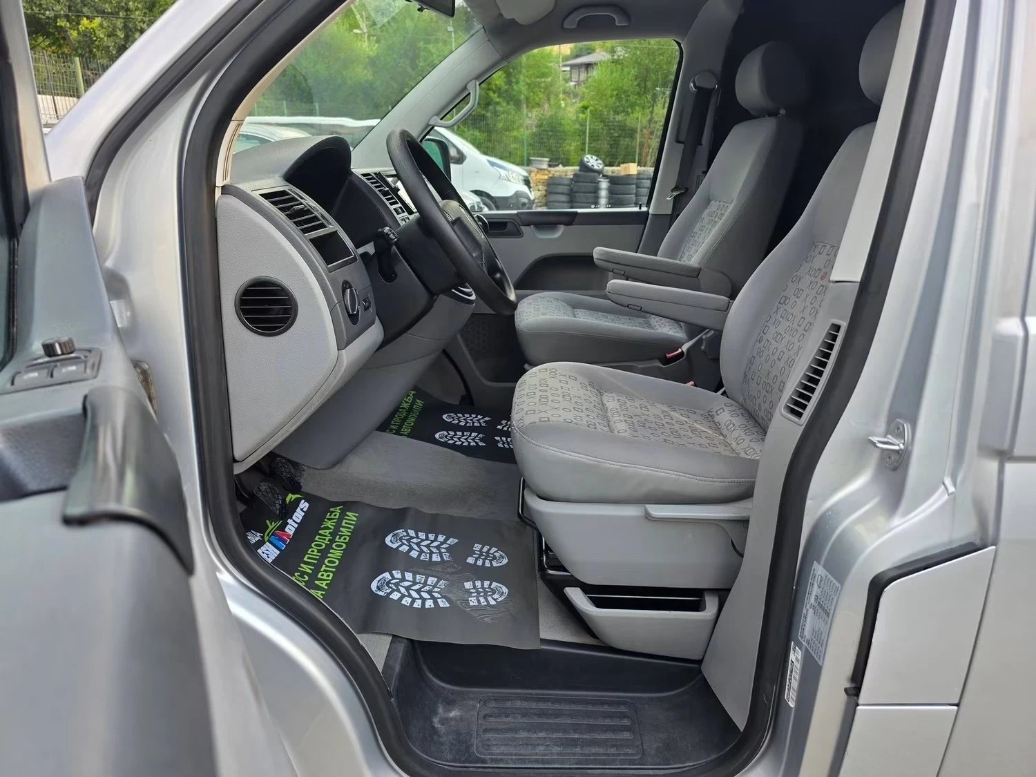 VW Transporter 2.5TDI 131K.C. / КЛИМАТИК / 2006 ГОДИНА, снимка 8 - Бусове и автобуси - 55592462