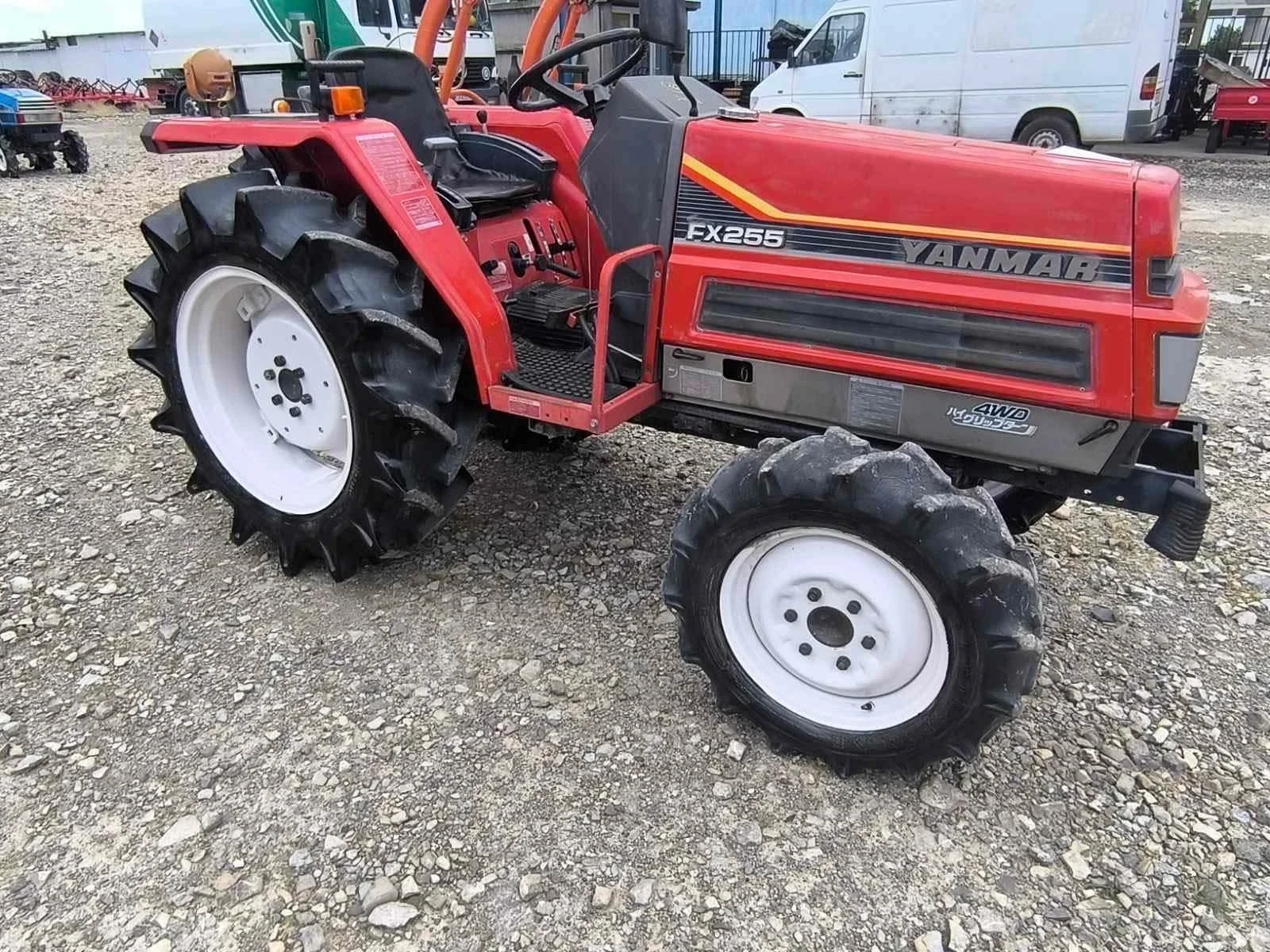Трактор Yanmar, снимка 4 - Селскостопанска техника - 54727141