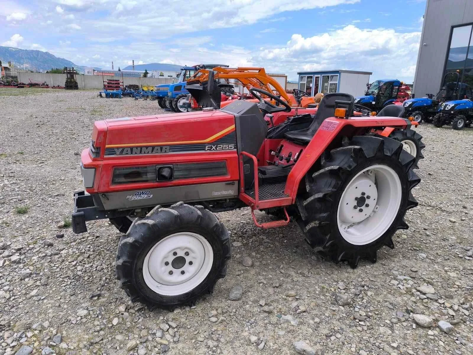 Трактор Yanmar, снимка 8 - Селскостопанска техника - 54727141