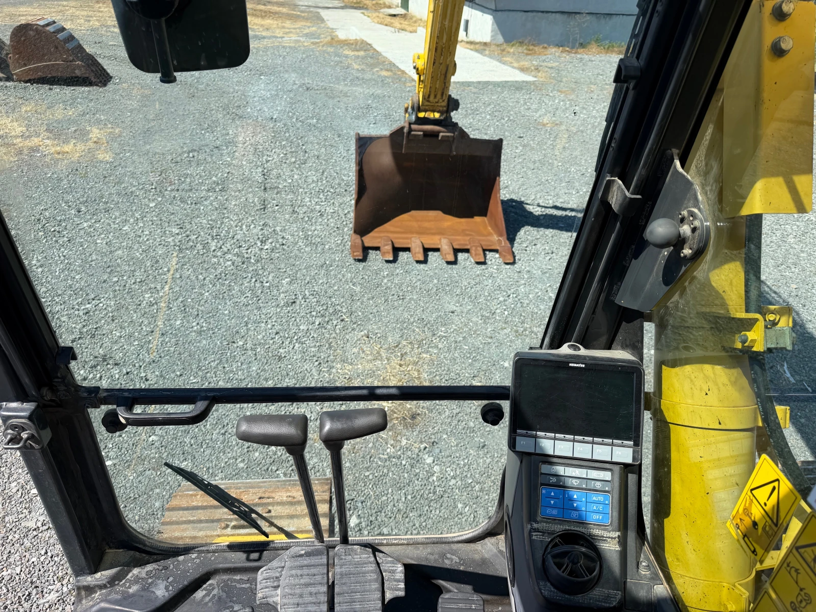 Багер Komatsu PC 210 LCI-11 ЛИЗИНГ, снимка 16 - Индустриална техника - 54593965