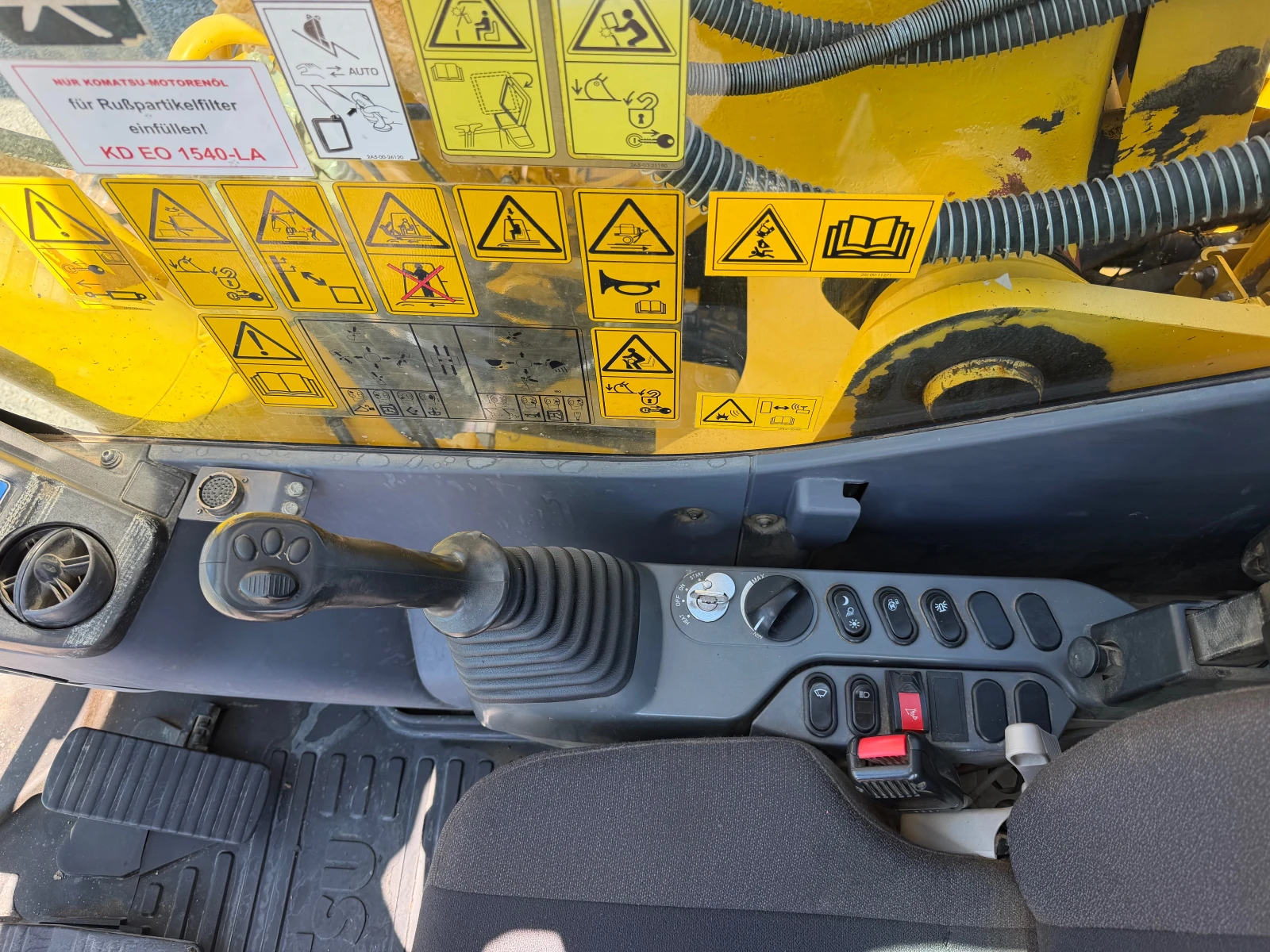 Багер Komatsu PC 210 LCI-11 ЛИЗИНГ, снимка 14 - Индустриална техника - 54593965