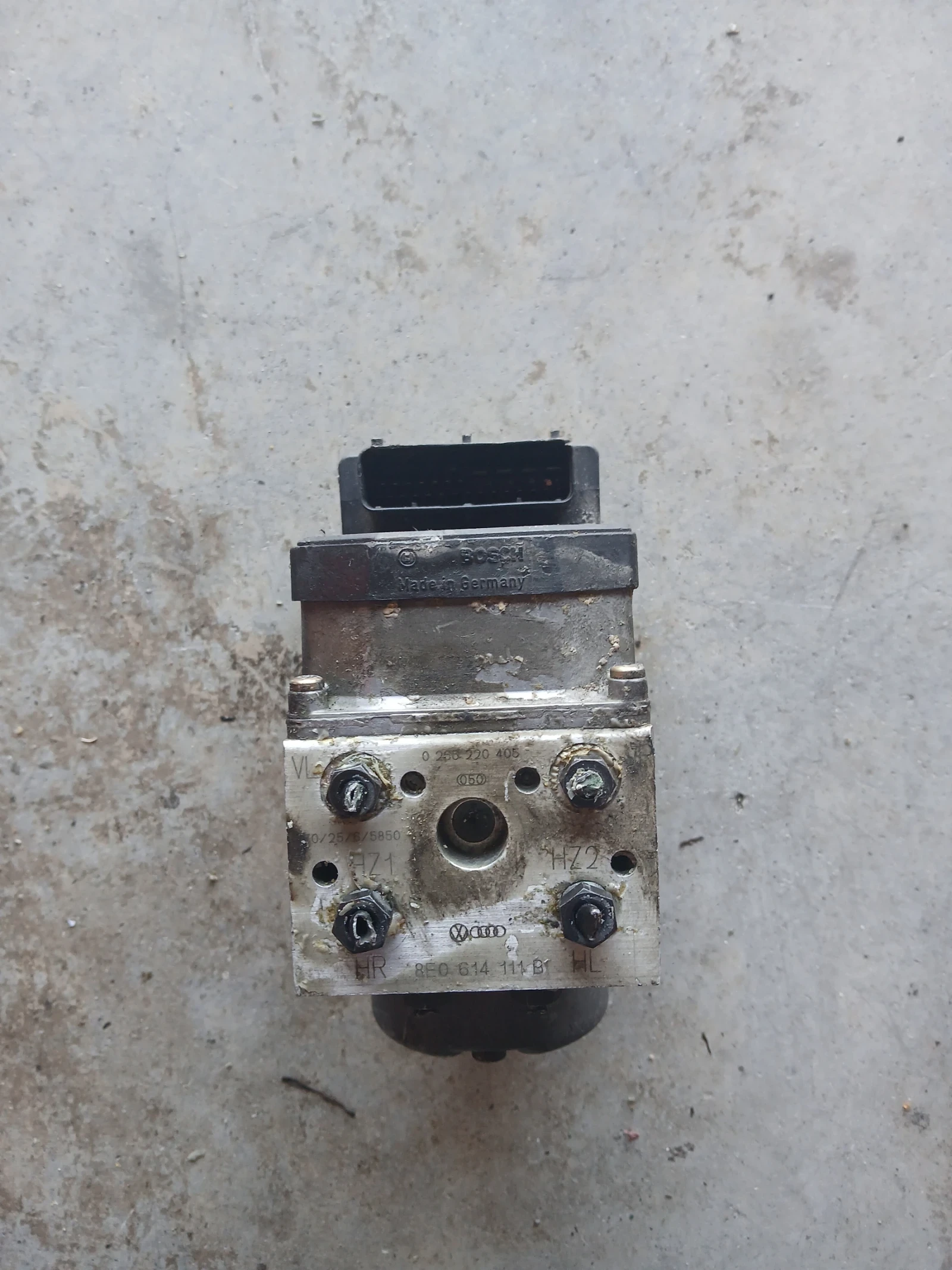 8E0 614 111 B ABS помпа Audi A4 /Passat 5, снимка 4 - Части - 54939776