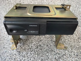 ����� �� �������� �� CD changer Grundig