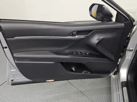Toyota Camry 2.5 XV70, снимка 17