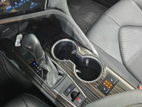 Toyota Camry 2.5 XV70, снимка 9