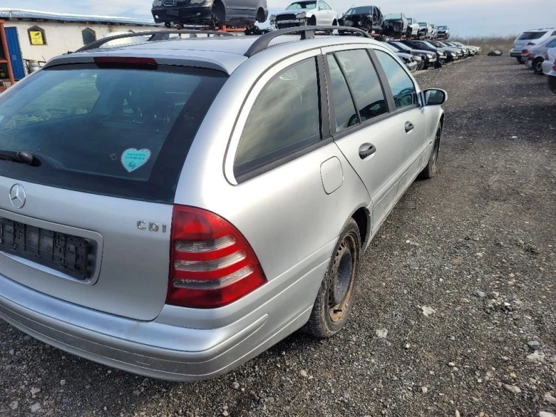 Mercedes-Benz C 220 W203 2.2 CDI само на части, снимка 4 - Автомобили и джипове - 47353019