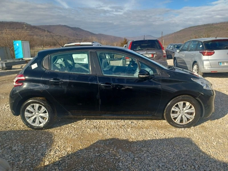 Peugeot 208 1.2vti , снимка 6 - Автомобили и джипове - 43905401