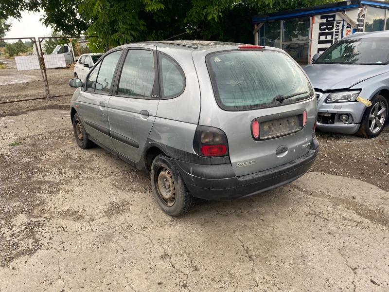 Renault Scenic 2.0, снимка 4 - Автомобили и джипове - 46481780