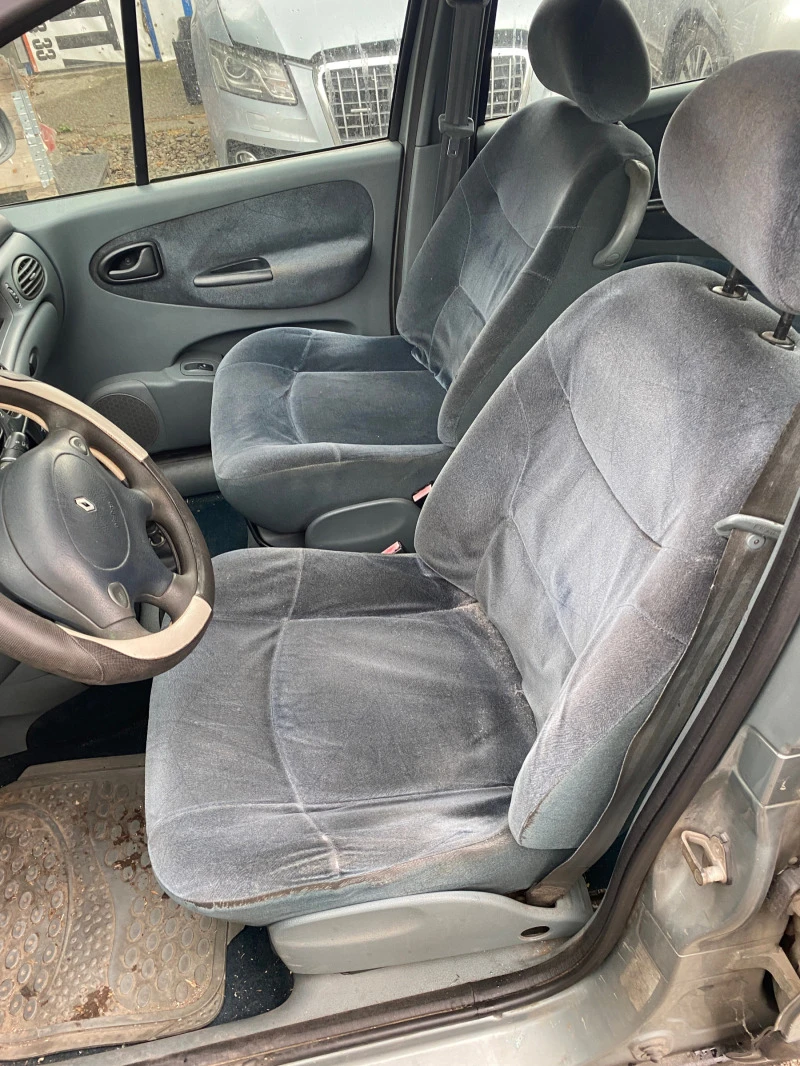 Renault Scenic 2.0, снимка 6 - Автомобили и джипове - 46481780