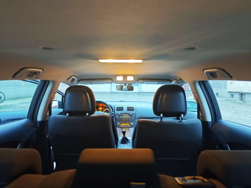 Toyota Avensis 2.0 D4D 126 к.с. | КАСКО + НОВИ ЗИМНИ ГУМИ, снимка 13 - Автомобили и джипове - 53398280