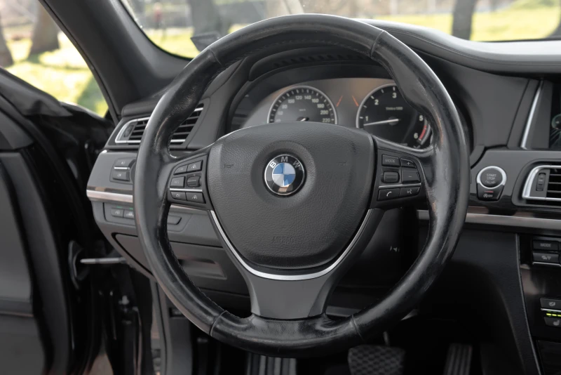 BMW 740 X-drive* Head-up* Вакум* ПОДГРЕВ* ОБДУХ* KeyLess* , снимка 8 - Автомобили и джипове - 52916200