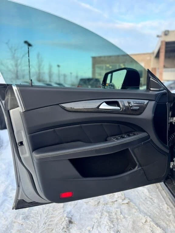 Mercedes-Benz CLS 550 4MATIC* AвтоКредит * (ЦЕНА ДО БГ), снимка 16 - Автомобили и джипове - 54021343