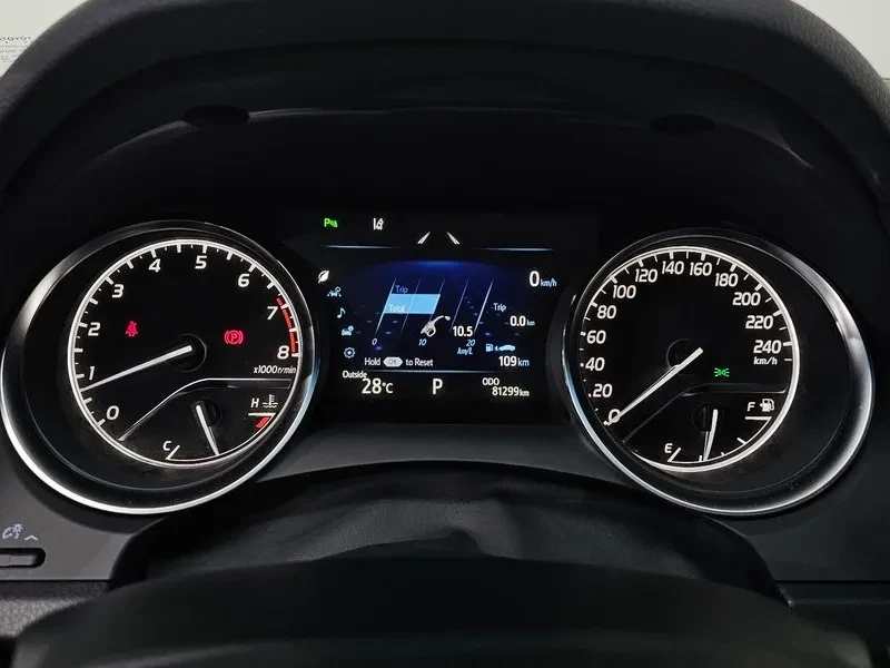 Toyota Camry 2.5 XV70, снимка 8 - Автомобили и джипове - 55559681