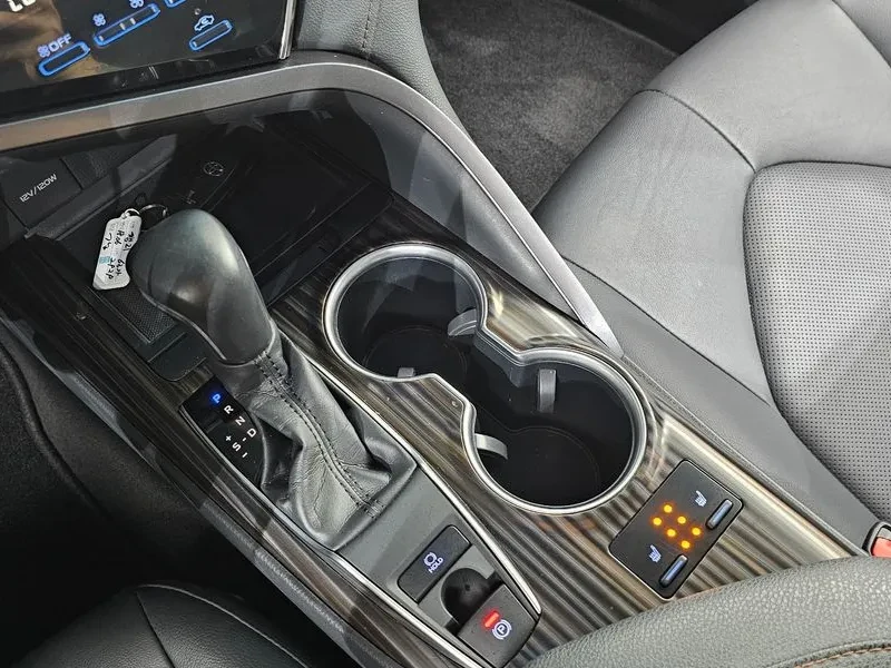 Toyota Camry 2.5 XV70, снимка 9 - Автомобили и джипове - 55559681