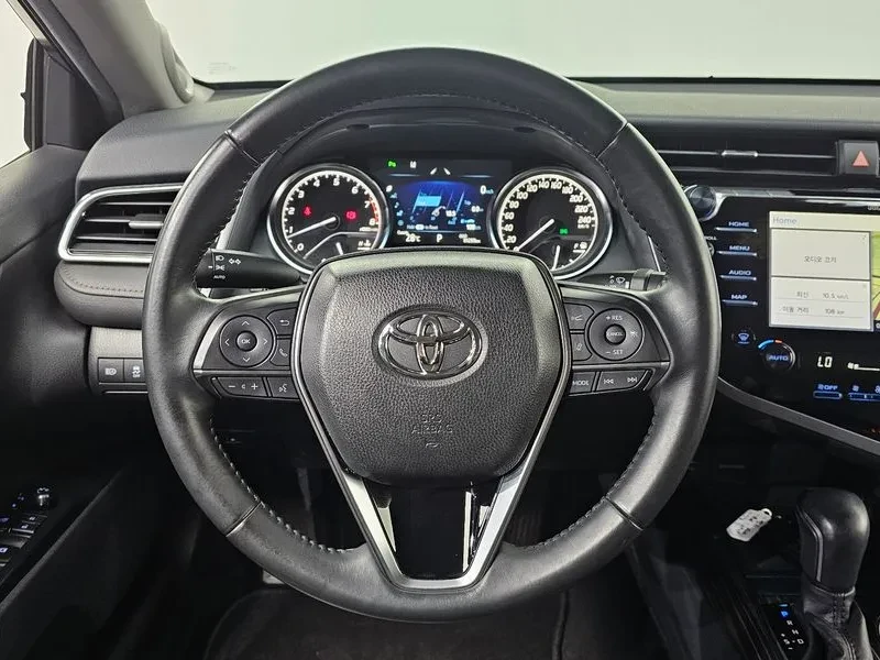Toyota Camry 2.5 XV70, снимка 13 - Автомобили и джипове - 55559681