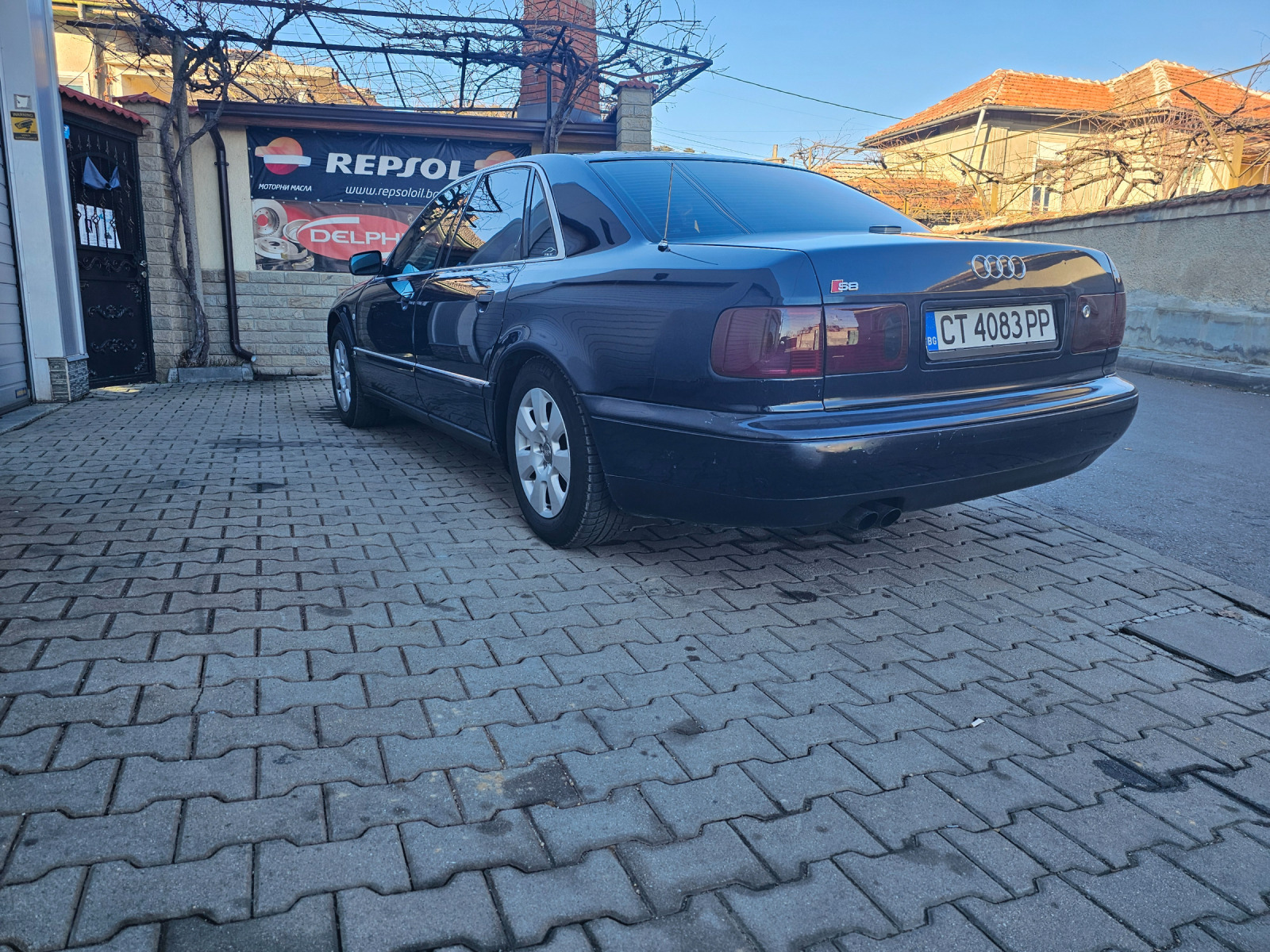 Audi A8 3.7 - изображение 1