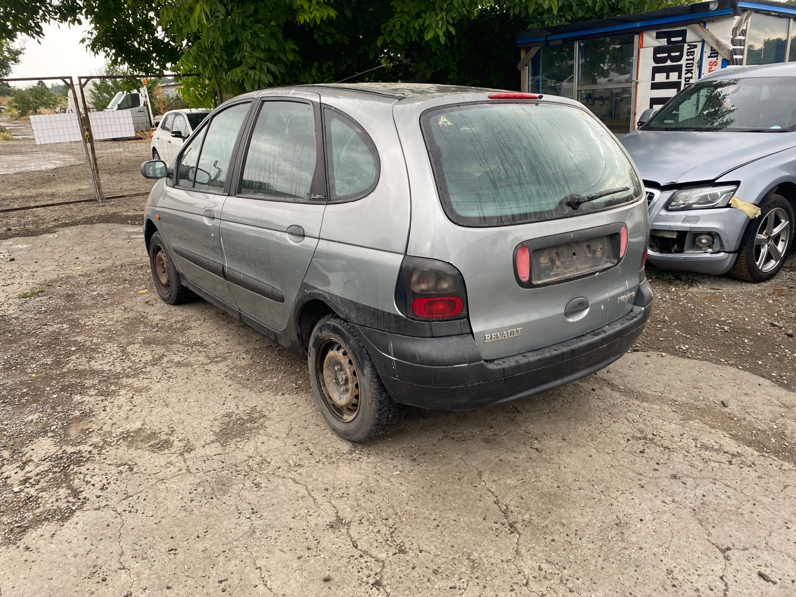 Renault Scenic 2.0 - изображение 4