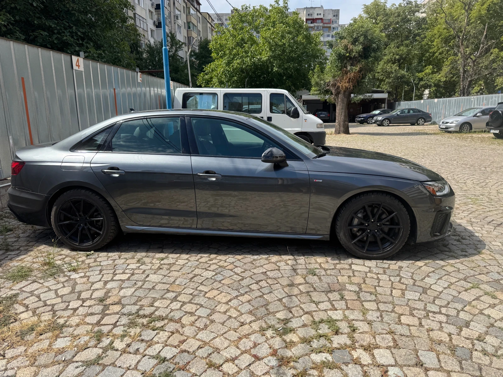 Audi A4 S-Line TFSI 45 PREMIUM PLUS - изображение 3