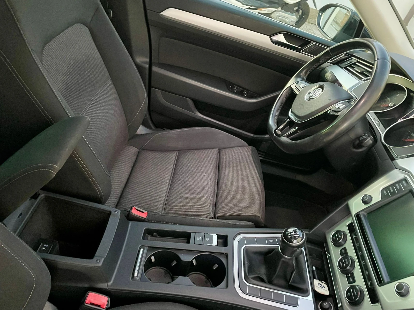 VW Passat B8 | Mobile.bg   13