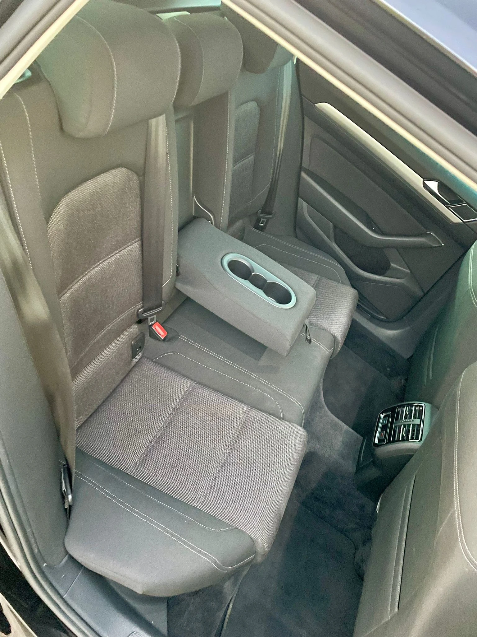 VW Passat B8 | Mobile.bg   11