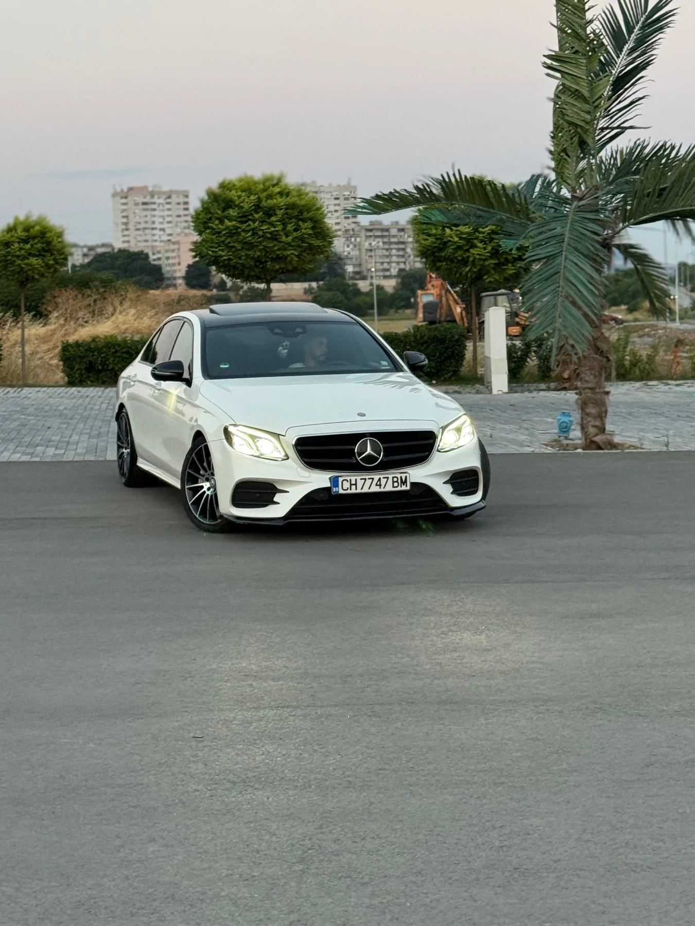 Mercedes-Benz E 350 AMG DIGITAL HEAD-UP DISTR MULTIBEAM БЯЛА ПЕРЛА - изображение 7