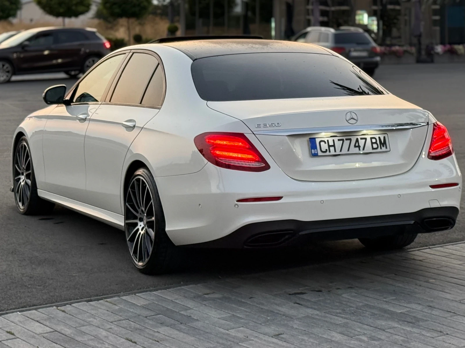 Mercedes-Benz E 350 AMG DIGITAL HEAD-UP DISTR MULTIBEAM БЯЛА ПЕРЛА - изображение 6