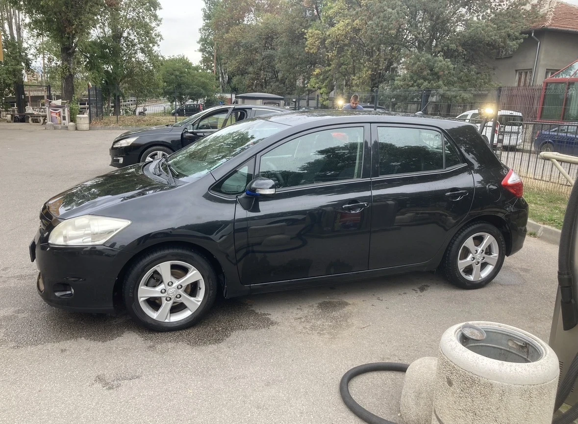 Toyota Auris  - изображение 3