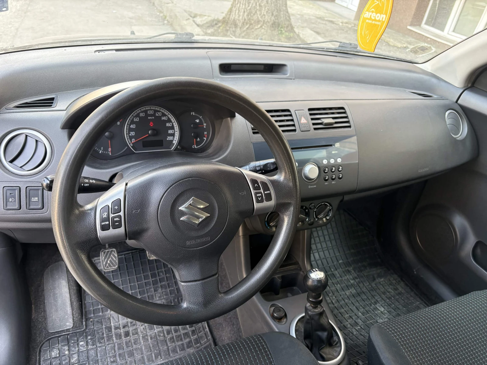Suzuki Swift, снимка 8 - Автомобили и джипове - 53998593