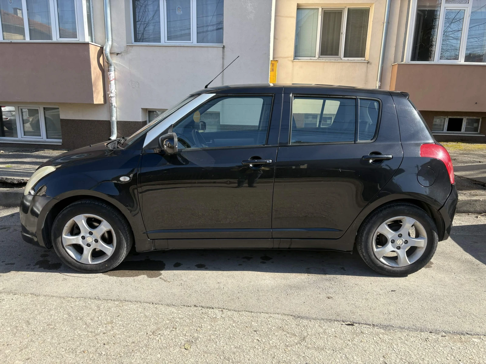 Suzuki Swift, снимка 3 - Автомобили и джипове - 53998593