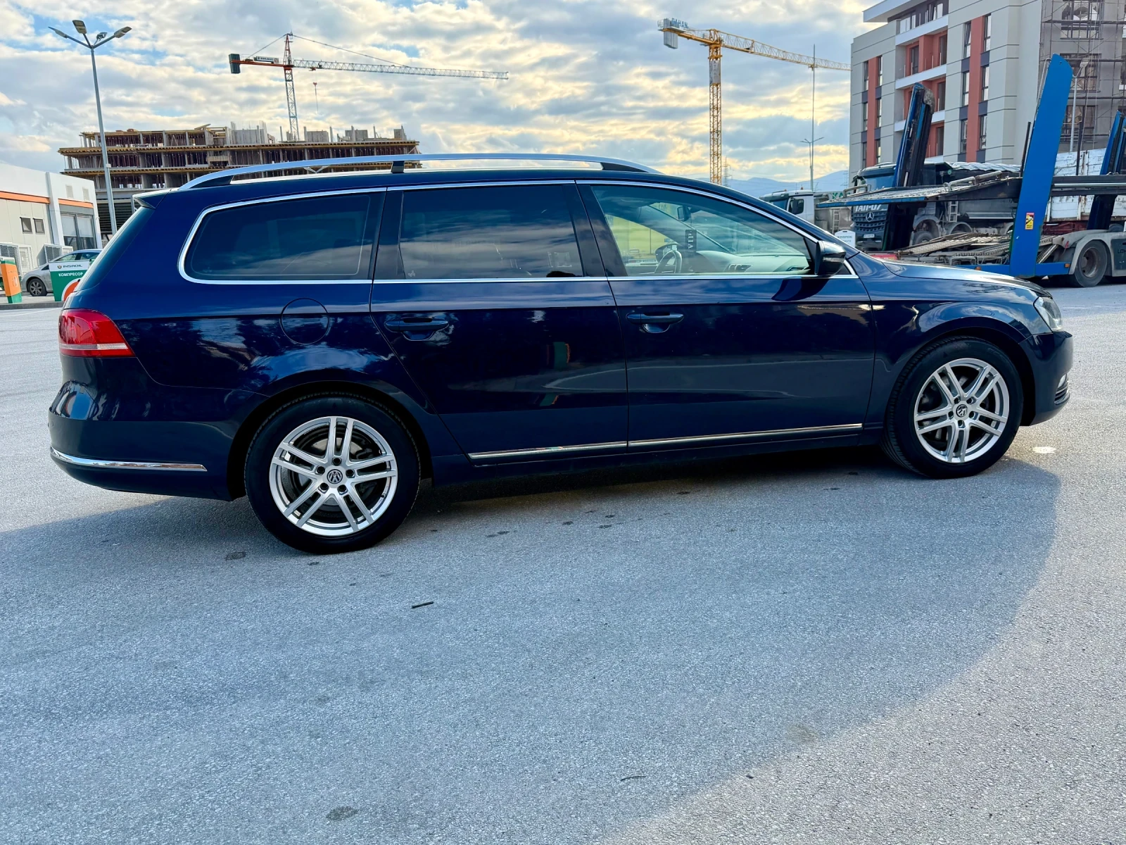VW Passat 2.0TDI  Highline Обслужена , снимка 4 - Автомобили и джипове - 54629959
