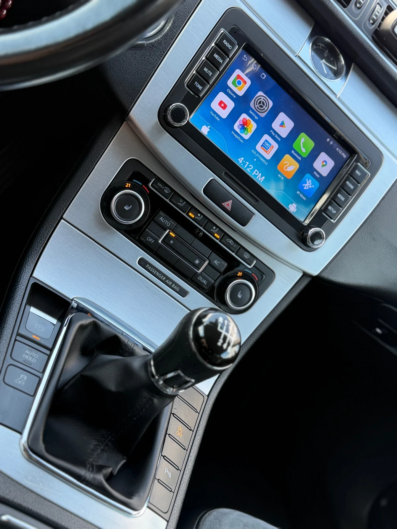 VW Passat 2.0TDI  Highline Обслужена , снимка 12 - Автомобили и джипове - 54629959