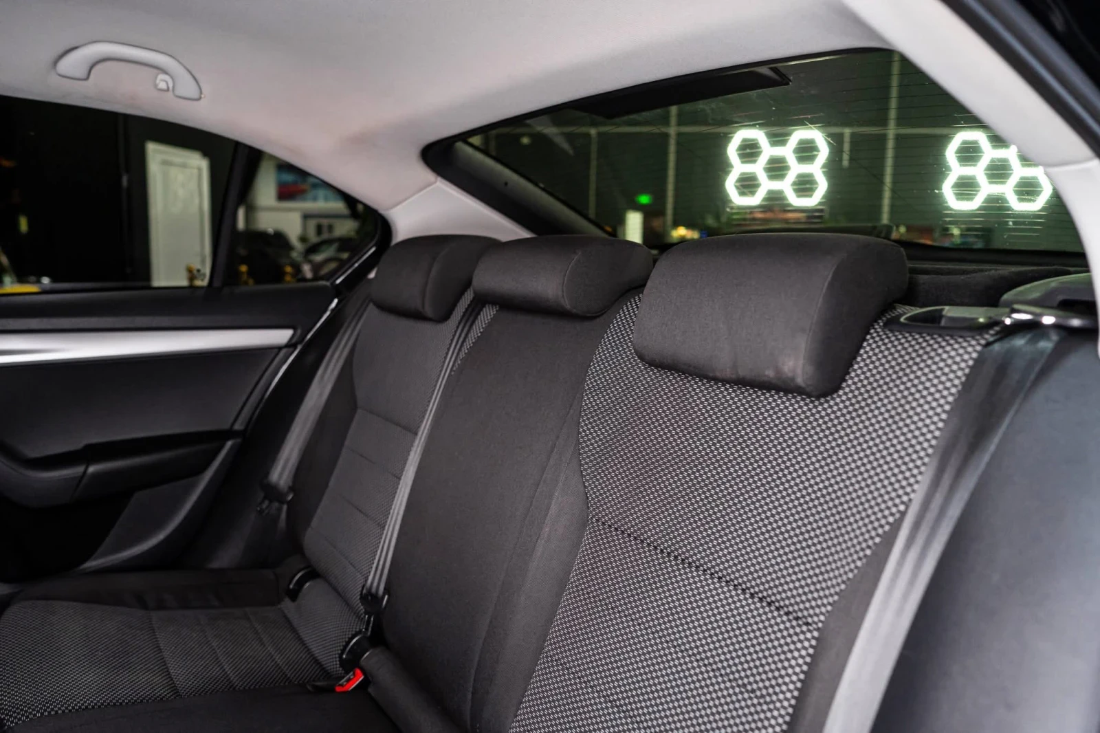 Skoda Octavia 2.0TDI DSG LED NAVI DVD ЛИЗИНГ 100%, снимка 15 - Автомобили и джипове - 54996427